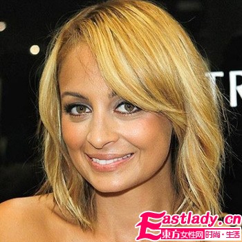 簡(jiǎn)單易學(xué) 看歐美女明星的妝容Tips(組圖)