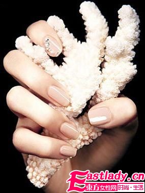 寒冬柔情 5款冬日最I(lǐng)N暖心美甲