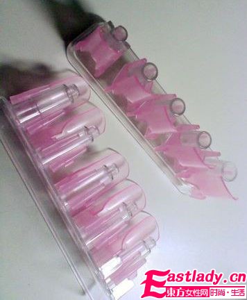 網(wǎng)友示范 輕松簡單DIY法式美甲