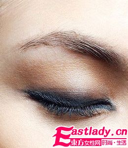  Rock 新風(fēng) 學(xué)習(xí)緋聞女孩潮妝