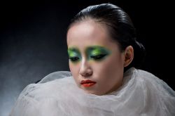 卸妝步驟及細(xì)節(jié)提示 教你如何挑選眼部卸妝產(chǎn)品