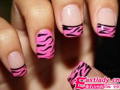 初秋新色美甲 獨(dú)一無(wú)二的指尖風(fēng)情