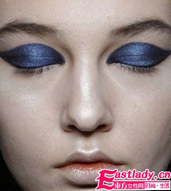 彩妝狂潮 2010秋冬玩轉(zhuǎn)[眼]花樣