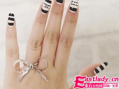 初秋新色美甲 獨(dú)一無(wú)二的指尖風(fēng)情