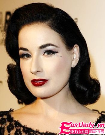 秋冬吹氣夢幻風(fēng) 女星回歸甜美范