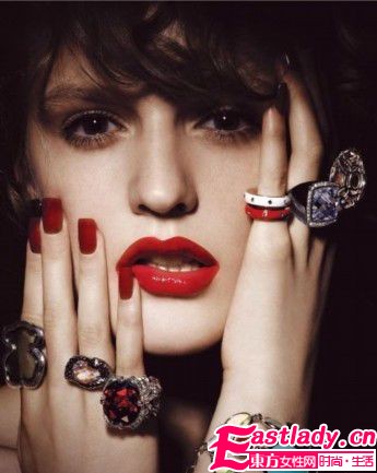 當首飾遭遇美甲 迸發(fā)奢華火花