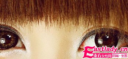 打造俏麗圣誕約會(huì)耀眼彩妝 讓你美美過(guò)圣誕