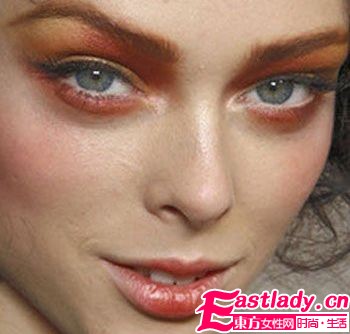 彩妝狂潮 2010秋冬玩轉[眼]花樣