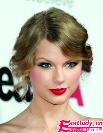 優(yōu)雅風(fēng)情 盤點(diǎn)好萊塢女星最新風(fēng)情立體妝容(組圖)