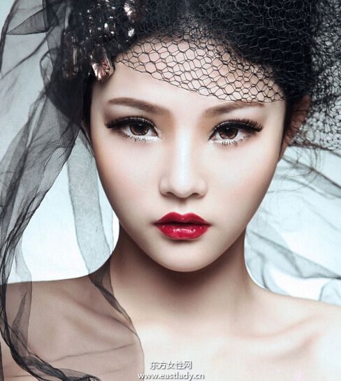 8個(gè)簡(jiǎn)單小妙招 輕松學(xué)會(huì)怎么去黑頭收縮毛孔