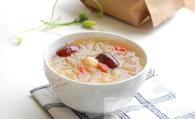 養(yǎng)顏美容湯推薦 常按這些穴位讓你越活越年輕哦