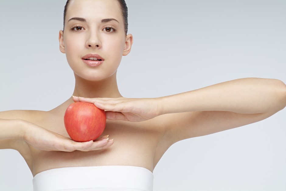 5個(gè)眼部去皺小訣竅 讓你肌膚不止年輕十歲