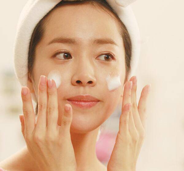 果酸換膚的作用與危害 濃度過高會(huì)毀容