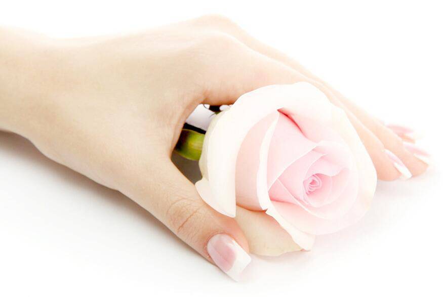 果酸換膚的作用與危害 濃度過高會(huì)毀容