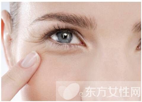 簡單按摩手法輕松去魚尾紋