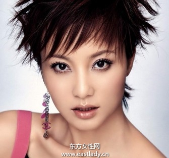 簡單按摩手法輕松去魚尾紋