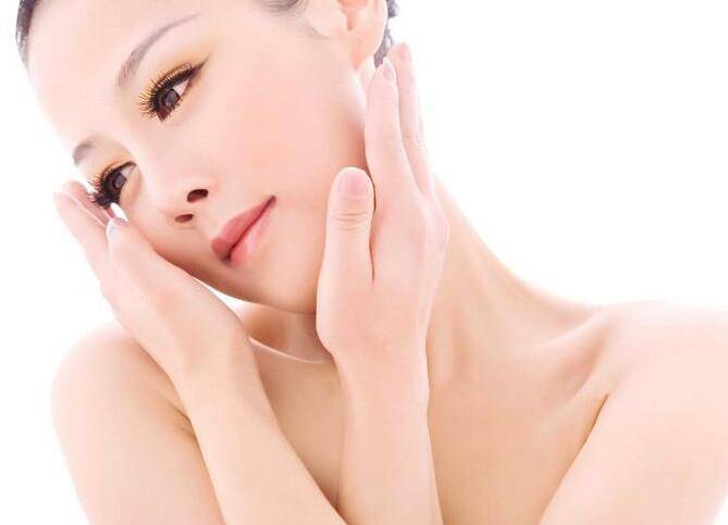 干性皮膚怎么保養(yǎng) 不同年齡段的肌膚保養(yǎng)秘笈