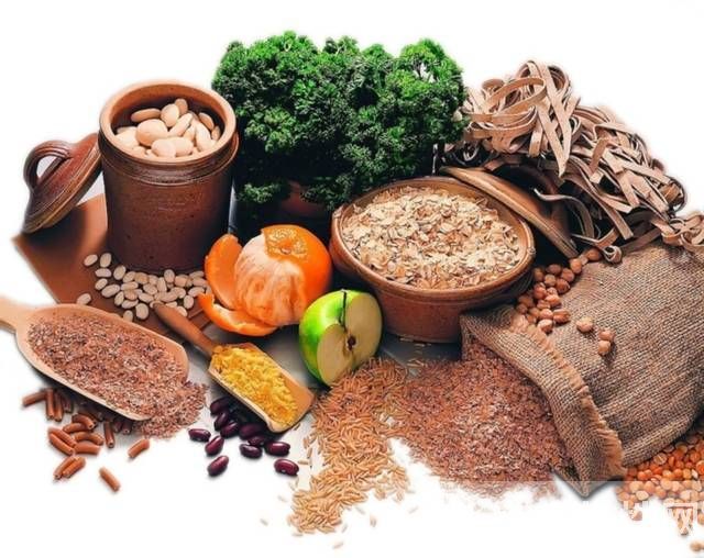 臉上長痘痘吃什么好 這些食物幫到你