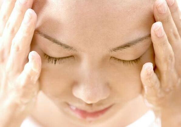 揭密臉上起皮五大原因 四招緩解皮膚干燥