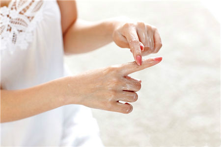 冬季手部護(hù)理不可少 老手也能變新手