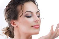 敏感肌膚用什么護(hù)膚品？