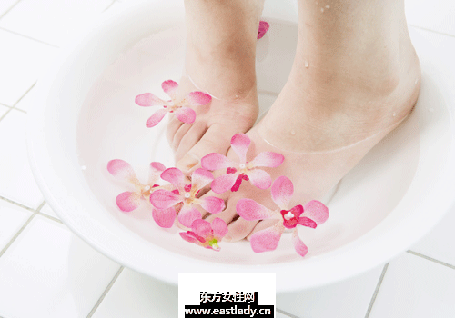 寒風(fēng)呼嘯也不怕 三招預(yù)防冬季干裂