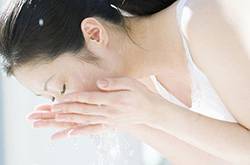 艾美獎(jiǎng)女神扎堆 自然堂凝時(shí)CP助你打造不老容顏