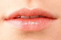 秋冬護唇小妙招 自然堂咬唇膏打造最萌少女唇