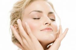 臉頰兩側(cè)長斑的原因 2個(gè)小竅門教你如何祛斑