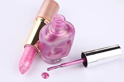 悠長年假要上線 自然堂咬唇膏伴你一路同行