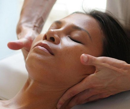 美容護(hù)膚 5分鐘淋巴排毒按摩法