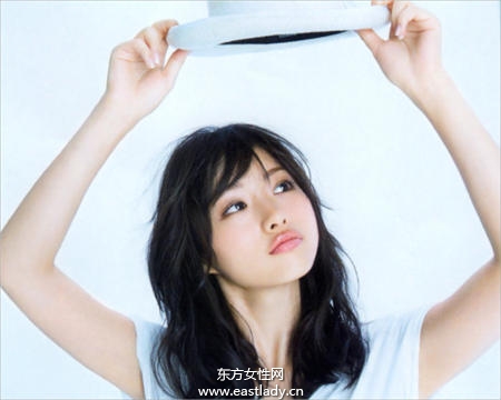 學(xué)起來(lái) 日女星石原聰美豐唇的方法