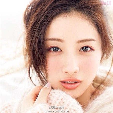 學起來 日女星石原聰美豐唇的方法