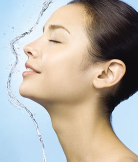 補(bǔ)水保濕 層層保濕春夏換季不脫皮