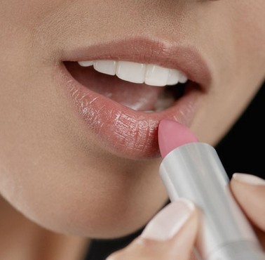 世上沒(méi)有丑女人 完美唇妝diy來(lái)幫忙