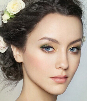 如何正確使用眼霜 正確使用眼霜保養(yǎng)肌膚