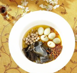 女性冬季必喝中醫(yī)養(yǎng)生美容湯