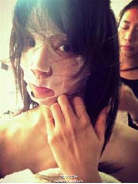 跟當(dāng)紅女星學(xué)敷面膜 肌膚好到爆