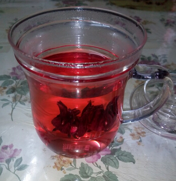 女性養(yǎng)顏茶 女人多喝花茶能補血美膚