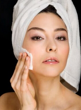 臉上脫皮怎么辦 如何應(yīng)對換季脫皮