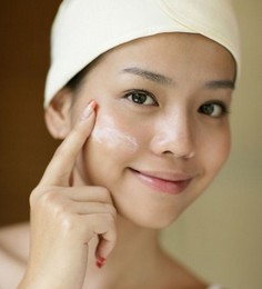 油性皮膚怎么護理 夏季護膚無 油 無慮