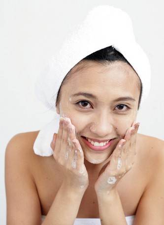 去黑頭最有效的方法 五招強(qiáng)勢阻擊 草莓鼻