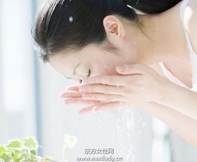 天氣漸涼換季從換潔面品開始