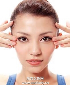 簡(jiǎn)單面部按摩手法可祛痘除紋