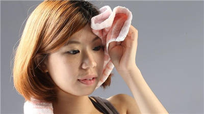 別把粉瘤當(dāng)粉刺 兩者到底有什么不同