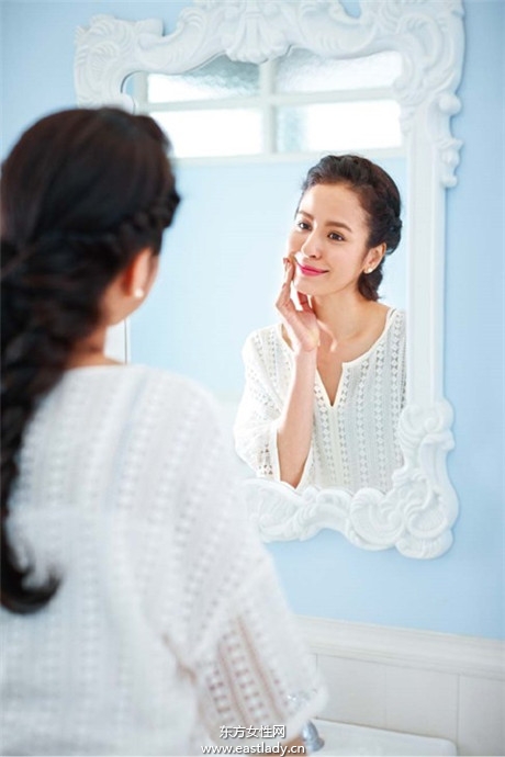 究極「鏡美容」發(fā)威 照出細節(jié)美人