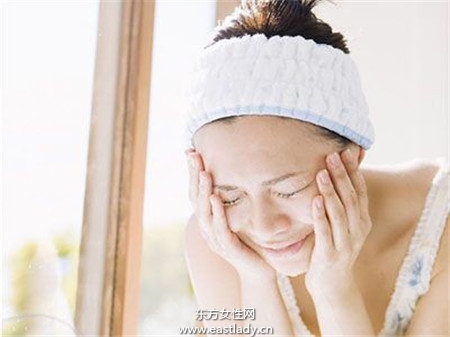 不要讓運動搞砸肌膚狀況 運動前后護膚很關(guān)鍵