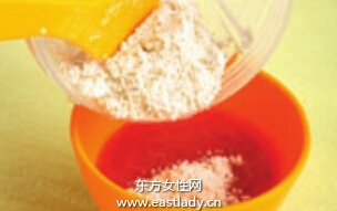 自制燕麥草莓面膜