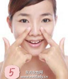 按摩潔面雙管齊下使肌膚恢復(fù)清爽狀態(tài)