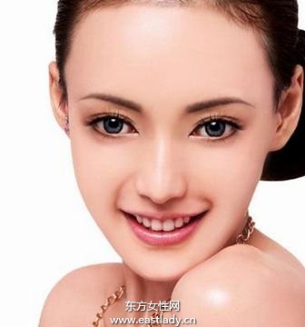 常做唇膜護(hù)理有助唇部肌膚恢復(fù)彈性